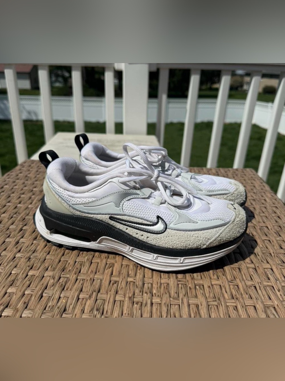 Nike White and Black Low-Top Running Sneakers